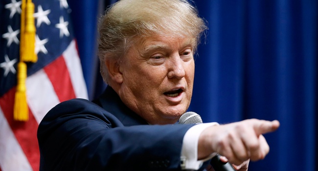 Трамп потребовал тюремного заключения для помощницы Клинтон Трамп потребовал тюремного заключения для помощницы Клинтон