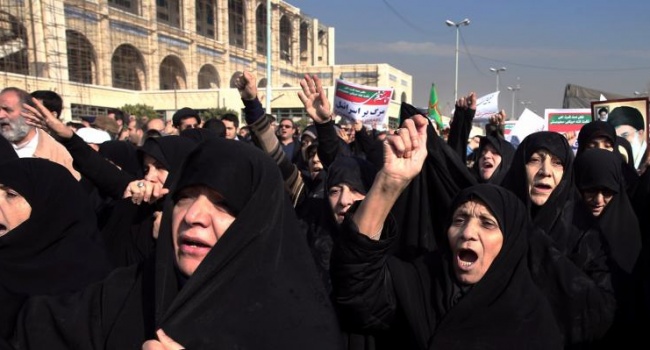 Политолог назвал четыре сценария, что ждет Иран после революции