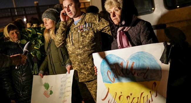 Освобожденные из плена получают угрозы, ребята находятся под жутким давлением медиа и волонтеров, – Наталья Зарецкая Освобожденные из плена получают угрозы, ребята находятся под жутким давлением медиа и волонтеров, – Наталья Зарецкая