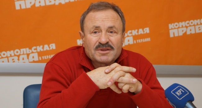 Быстряков прокомментировал заявление Табакова об «убогих украинцах» Быстряков прокомментировал заявление Табакова об «убогих украинцах»