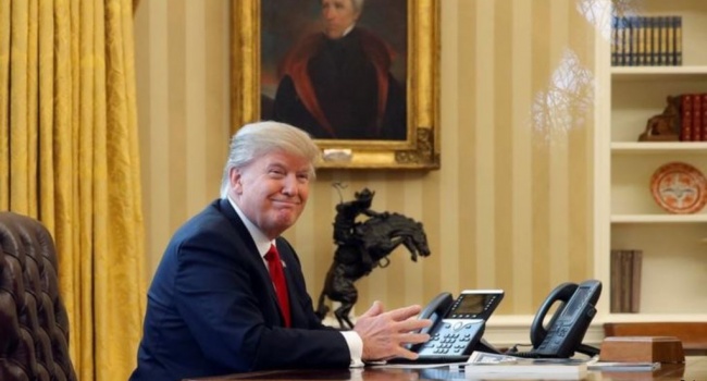 Эксперт: Трамп будет играть, как против республиканцев, так и демократов Эксперт: Трамп будет играть, как против республиканцев, так и демократов