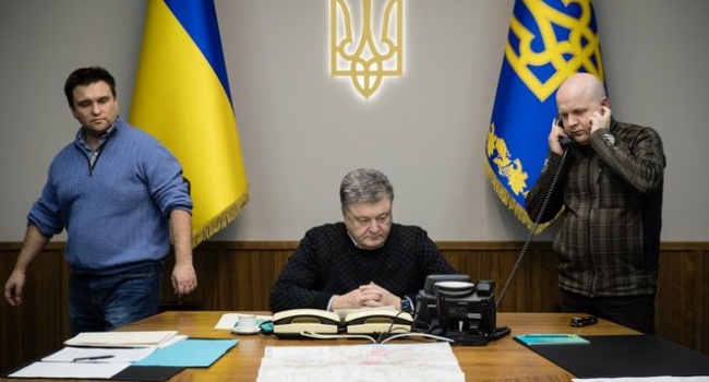 Администрация Порошенко опубликовала лучшие фотографии президента в 2017 году Администрация Порошенко опубликовала лучшие фотографии президента в 2017 году