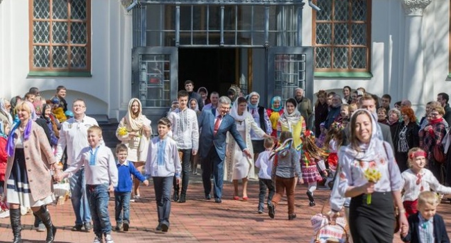 Администрация Порошенко опубликовала лучшие фотографии президента в 2017 году Администрация Порошенко опубликовала лучшие фотографии президента в 2017 году