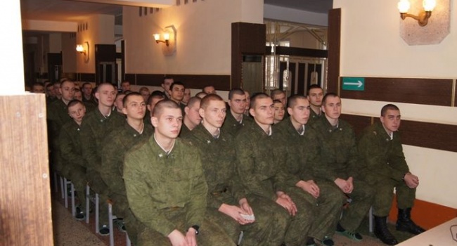 Около тысячи солдат РФ попали в больницу в тяжелом состоянии, некоторые при смерти