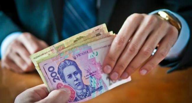 Половина украинцев не видит никаких изменений на фронте борьбы с коррупцией Половина украинцев не видит никаких изменений на фронте борьбы с коррупцией