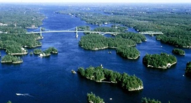 В сети показали самый маленький в мире обитаемый остров