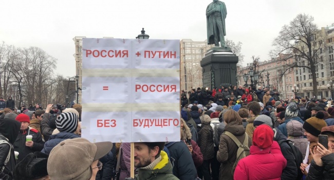 Сотник о протестах в России: никто ничего не понимает. Вышли. Заявили. Покричали. Плюнули в сторону Кремля. А дальше? Пустота…