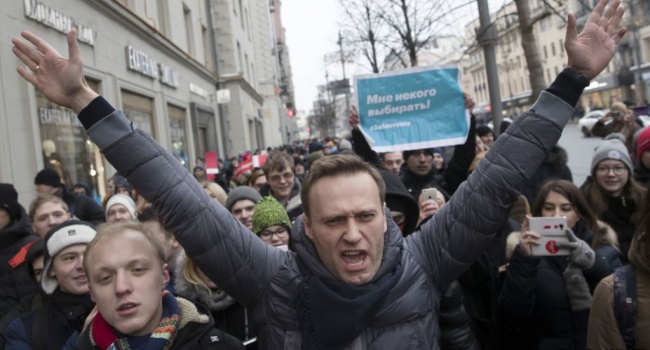 Западные СМИ увидели «средний класс» в России на акции Навального