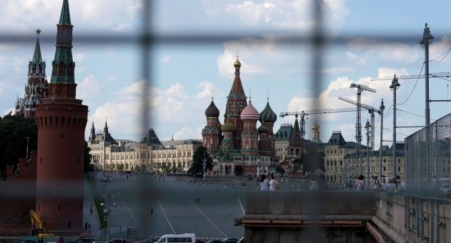 В Госдепе считают, что санкциями нужно повременить, так как Кремль терпит миллиардные убытки В Госдепе считают, что санкциями нужно повременить, так как Кремль терпит миллиардные убытки
