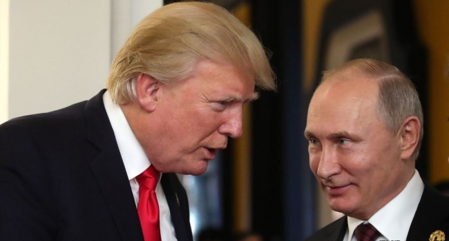 Трамп выполнил приказ Путина: в США рассказали, как подменили документы «кремлевского доклада» Трамп выполнил приказ Путина: в США рассказали, как подменили документы «кремлевского доклада»