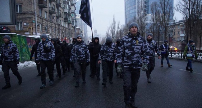 Рыбалко: откуда финансирование «Нацдружин»? Оттуда же, откуда оно в БПП, Народного Фронта, Батькивщины Рыбалко: откуда финансирование «Нацдружин»? Оттуда же, откуда оно в БПП, Народного Фронта, Батькивщины