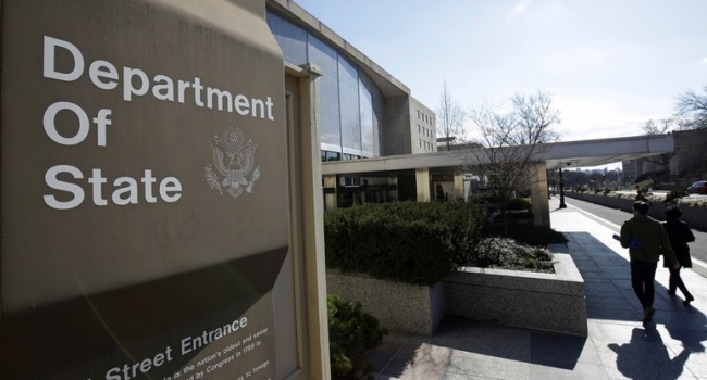 Госдеп США требует от Польши изменить скандальный закон Госдеп США требует от Польши изменить скандальный закон