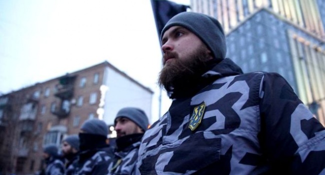 Лавров напуган: «Национальная дружина Украины является неонацистской» Лавров напуган: «Национальная дружина Украины является неонацистской»