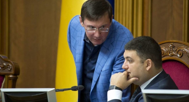 Лещенко: в своем письме к Гройсману, Луценко фактически просит отстранить Данилюка Лещенко: в своем письме к Гройсману, Луценко фактически просит отстранить Данилюка