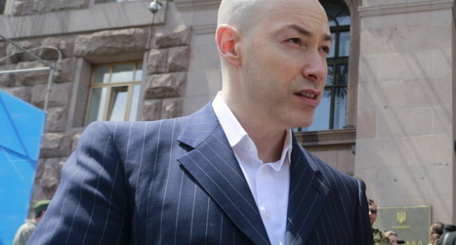 Журналист: «Глядя на шествие нацдружин в Киеве, возникают ассоциации с приходом к власти фюрера» Журналист: «Глядя на шествие нацдружин в Киеве, возникают ассоциации с приходом к власти фюрера»