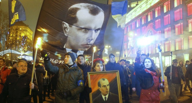 Журналист: от постановления польского сейма символ Бандеры только вырастет в разы Журналист: от постановления польского сейма символ Бандеры только вырастет в разы