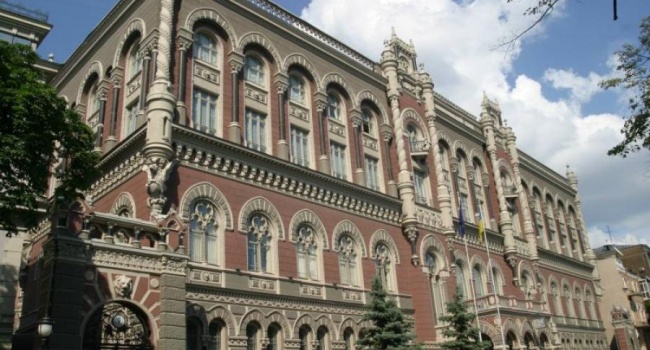 В Нацбанке рассказали о причинах укрепления гривны к доллару и евро В Нацбанке рассказали о причинах укрепления гривны к доллару и евро
