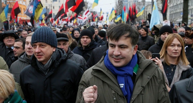 Блогер: выдворив Саакашвили, власть обезоружила оппозицию Блогер: выдворив Саакашвили, власть обезоружила оппозицию