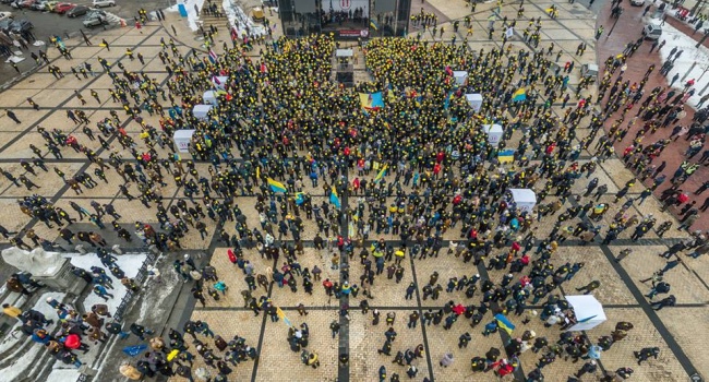 Фотофакт развенчал легенду Сакварелидзе о 20-50 тысяч человек на «Михо-майдане» Фотофакт развенчал легенду Сакварелидзе о 20-50 тысяч человек на «Михо-майдане»