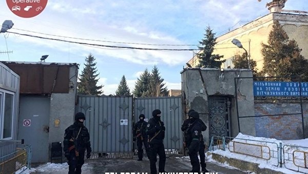 В Киеве неспокойно: полиция заблокировала базу «Национального корпуса»