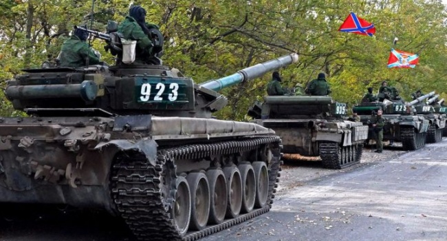 Кремль сгоняет военные машины с символикой ООН к границе с Украиной 