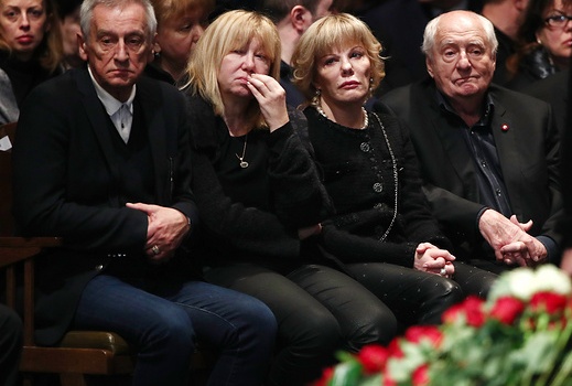 «Не могли сдерживать слезы»: проститься с Табаковым пришли самые знаменитые россияне