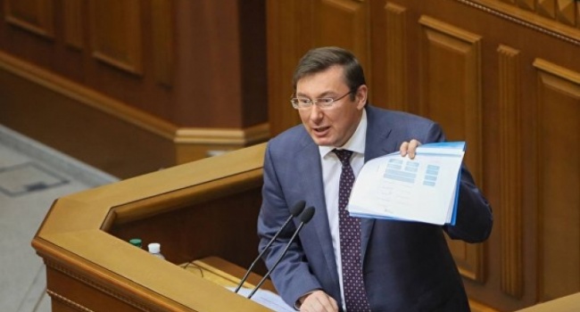 Политолог: Савченко дала понять, что для «российско-медведчуковской» среды главный враг – это Луценко Политолог: Савченко дала понять, что для «российско-медведчуковской» среды главный враг – это Луценко