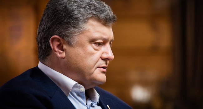 Блогер: титушки под домом Порошенко – прокол президента и никого другого Блогер: титушки под домом Порошенко – прокол президента и никого другого