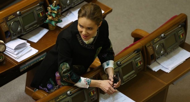 Королевская предлагает, чтобы за обстрелы Путина украинцы заплатили из собственных карманов Королевская предлагает, чтобы за обстрелы Путина украинцы заплатили из собственных карманов