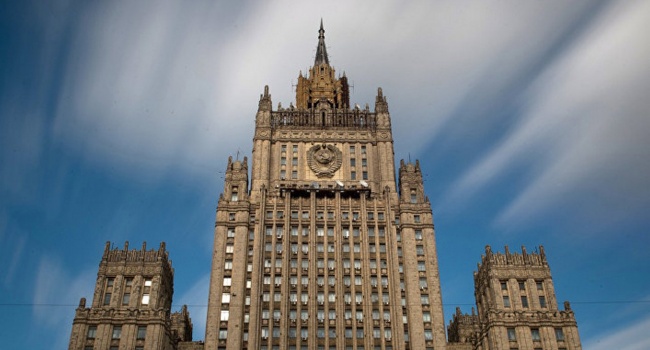 Выборы Путина в Крыму: в МИД РФ запаниковали в связи со сливом «Миротворца» Выборы Путина в Крыму: в МИД РФ запаниковали в связи со сливом «Миротворца»