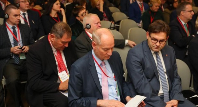 К высылке российских дипломатов присоединились Испания и Швеция