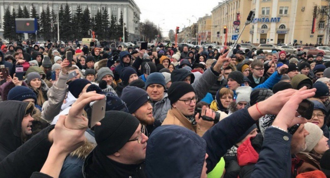 Жители Кемерово попали в морг, но не обнаружили там тел детей Жители Кемерово попали в морг, но не обнаружили там тел детей