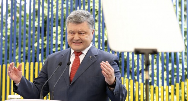 Ткач и Лещенко упрекнули Порошенко, что он не все вписал в декларацию Ткач и Лещенко упрекнули Порошенко, что он не все вписал в декларацию