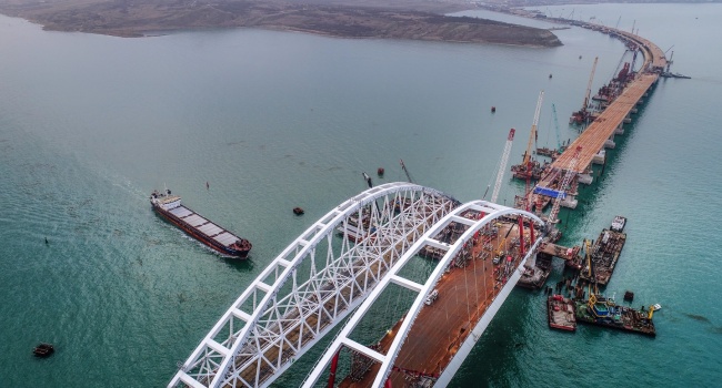 В сеть выложили новые снимки Крымского моста