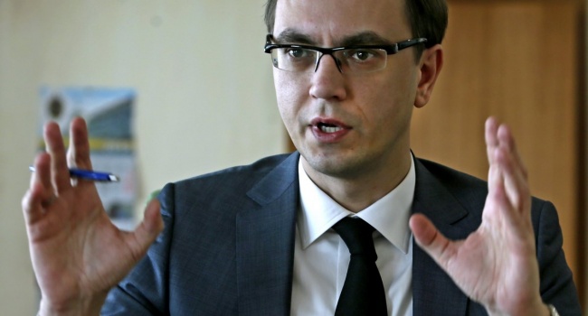 Омелян: все, кто строят Крымский мост, включаются в санкционный список