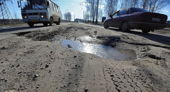 Пришло тепло, но «Укравтодор» еще не проснулся: блогер проехал три области и не увидел ни одного дорожника на дорогах Пришло тепло, но «Укравтодор» еще не проснулся: блогер проехал три области и не увидел ни одного дорожника на дорогах