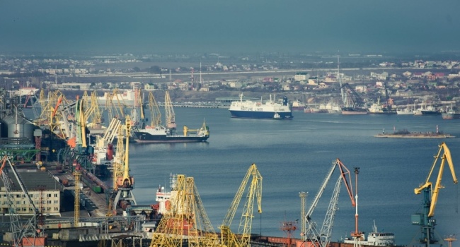 Украинские морпорты резко увеличили перевалку нефти Украинские морпорты резко увеличили перевалку нефти