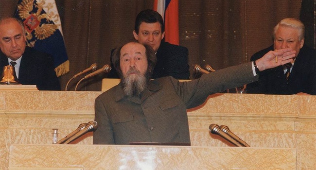 Тайное становится явным: вместо Ельцина президентом мог стать Солженицын, а вместо Путина – Михалков Тайное становится явным: вместо Ельцина президентом мог стать Солженицын, а вместо Путина – Михалков
