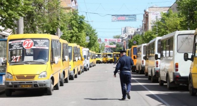 Казанский: Кабмину нужно не желтый сигнал светофора запрещать, а убрать с дорог городов «газельки» и подобный хлам