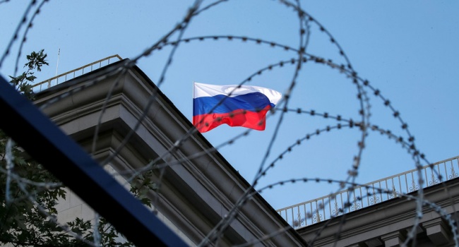 «Позвоните в посольство РФ и сообщите, что новых санкций не будет»: стало, известно, кто отменил новые санкции США