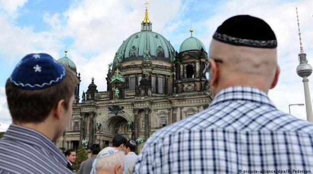 Меркель пообещала евреям Германии безопасную жизнь 