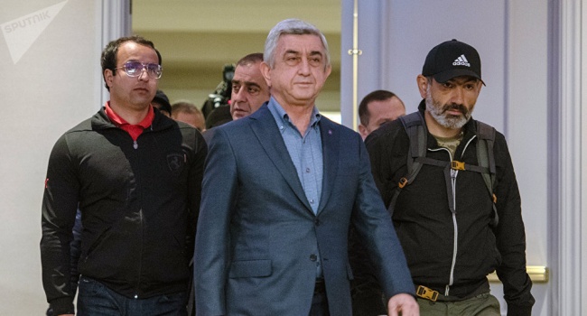 Лукашенко с Назарбаевым и другие лидеры государств Средней Азии сейчас должны напрячься, – блогер Лукашенко с Назарбаевым и другие лидеры государств Средней Азии сейчас должны напрячься, – блогер