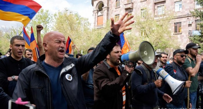 Журналист: через год, а то и меньше армян ждет холодный душ и разочарование