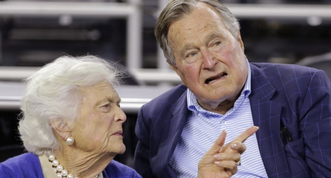 Через день после похорон жены: в США экстренно госпитализирован Джордж Буш-старший