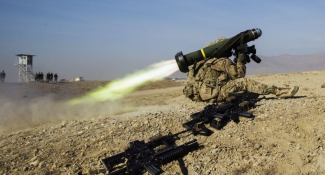 Полторак о времени передачи Javelin Украине: Ровно в срок Полторак о времени передачи Javelin Украине: Ровно в срок