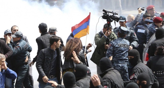 Журналист: «Самые разумные действия в Армении – досрочные выборы»