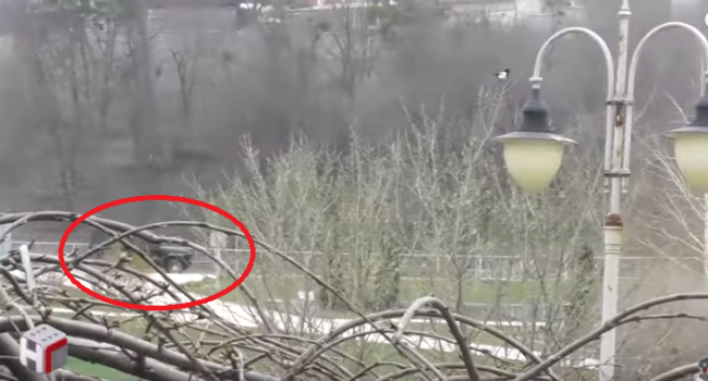 СМИ: Советник Порошенко постоянно ездит на внедорожнике через заповедный парк Киева 