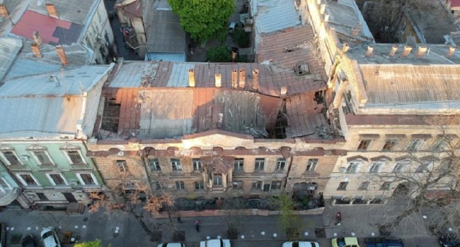 В Одессе рухнуло одно из самых известных зданий