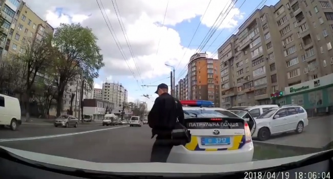 Тотальное беззаконие: соцсети в ярости от видео с возмутительным поведением полицейских в Виннице 