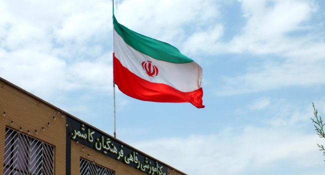 СМИ: Иран может выйти из ядерной сделки